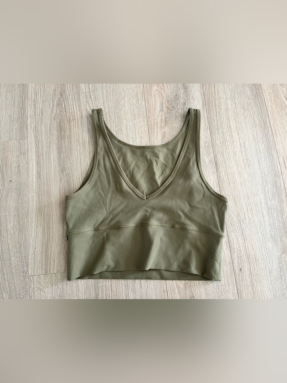 Lululemon Women’s Power Pivot Tank Top Rib Light Green - Size 10 - Picture 3 of 3